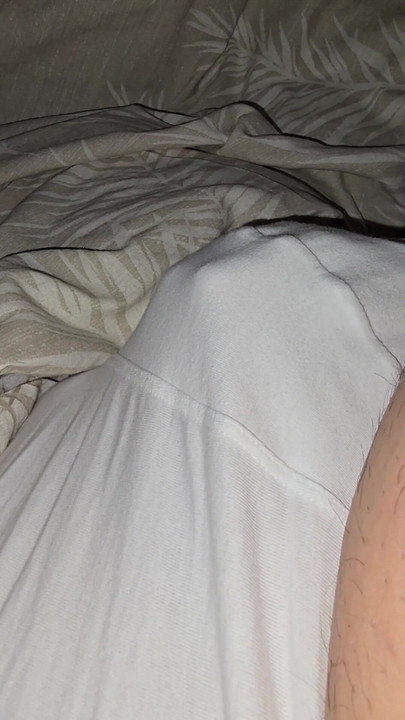 Nevlastní mámě vklouzne ruka pod kalhotky a honí ptáka nevlastního syna | Klipy 1