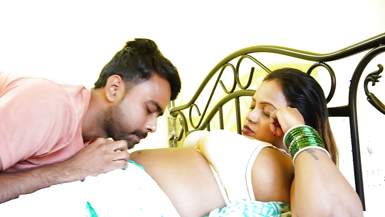 INDIAN DESI SEXY BIG BOOBS  AUNTY FUCKED BY HER SERVANT, HARDCORE SEX