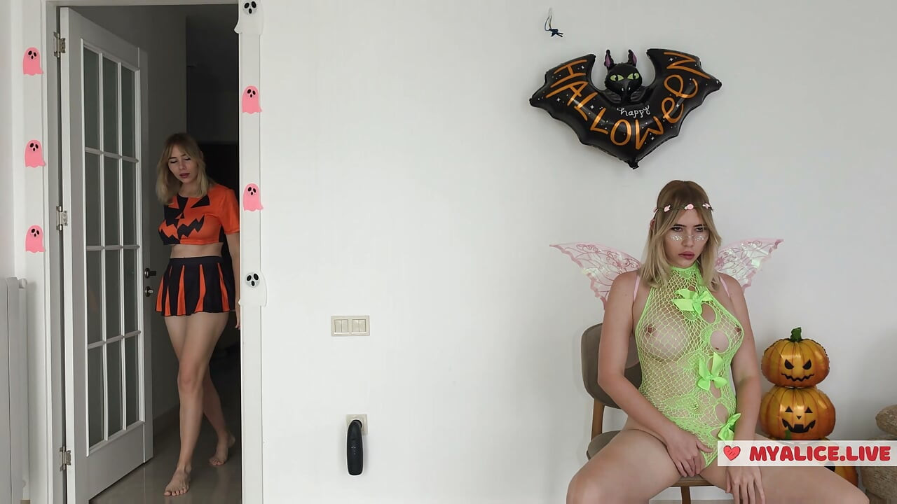 I Caught My Shy Stepsister - She Moaned So Loud, Now I Have Masturbate While I Cum