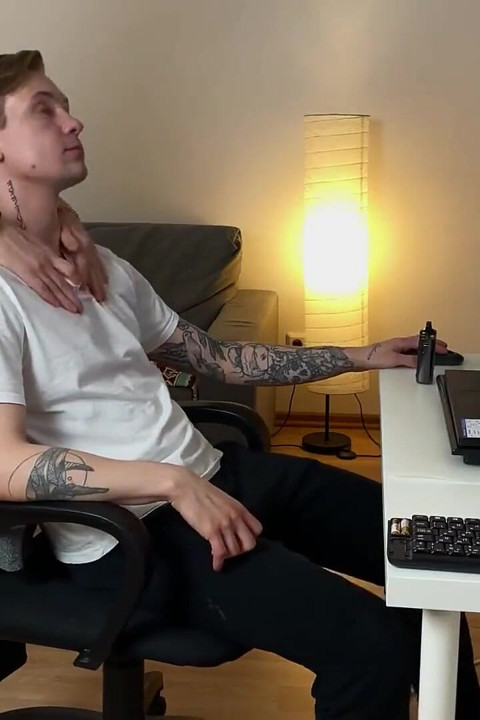Cute Twink Distracted a Guy with a Big Dick From Work, Juicy Fucked a Tight Twink's Asshole and Finished