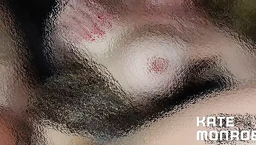 Мачеху Kate Monroe лижет и очерняет пасынок в машине!