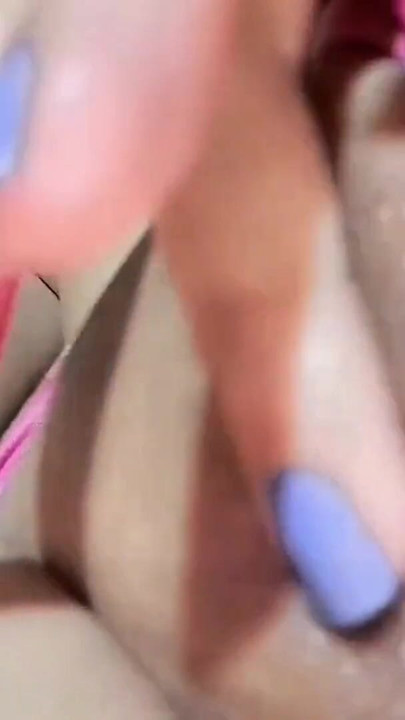 Gadis kampus muda kepergok nyepong kontol besar | Klip 1