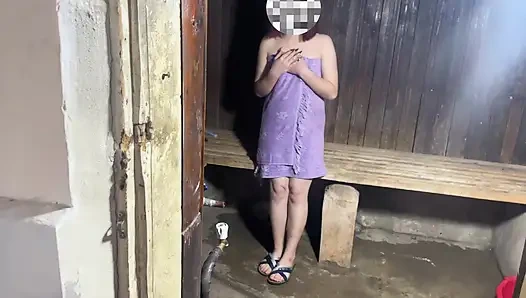 Двум любовникам достаточно секса в сауне