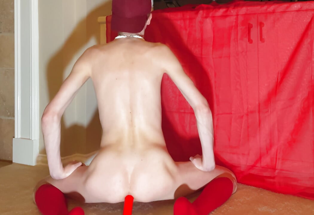無法控制地騎乘和放屁的同性戀男孩