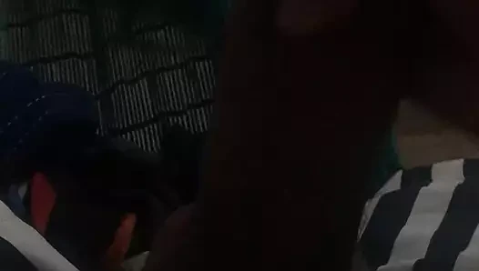 Genç latin tüm cumshot keyfini çıkarmak için evde yalnız kamera önünde mastürbasyon yapıyor