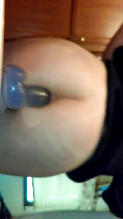 Short vid of me taking my toy