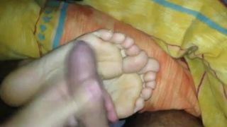 Cumshot to the soles