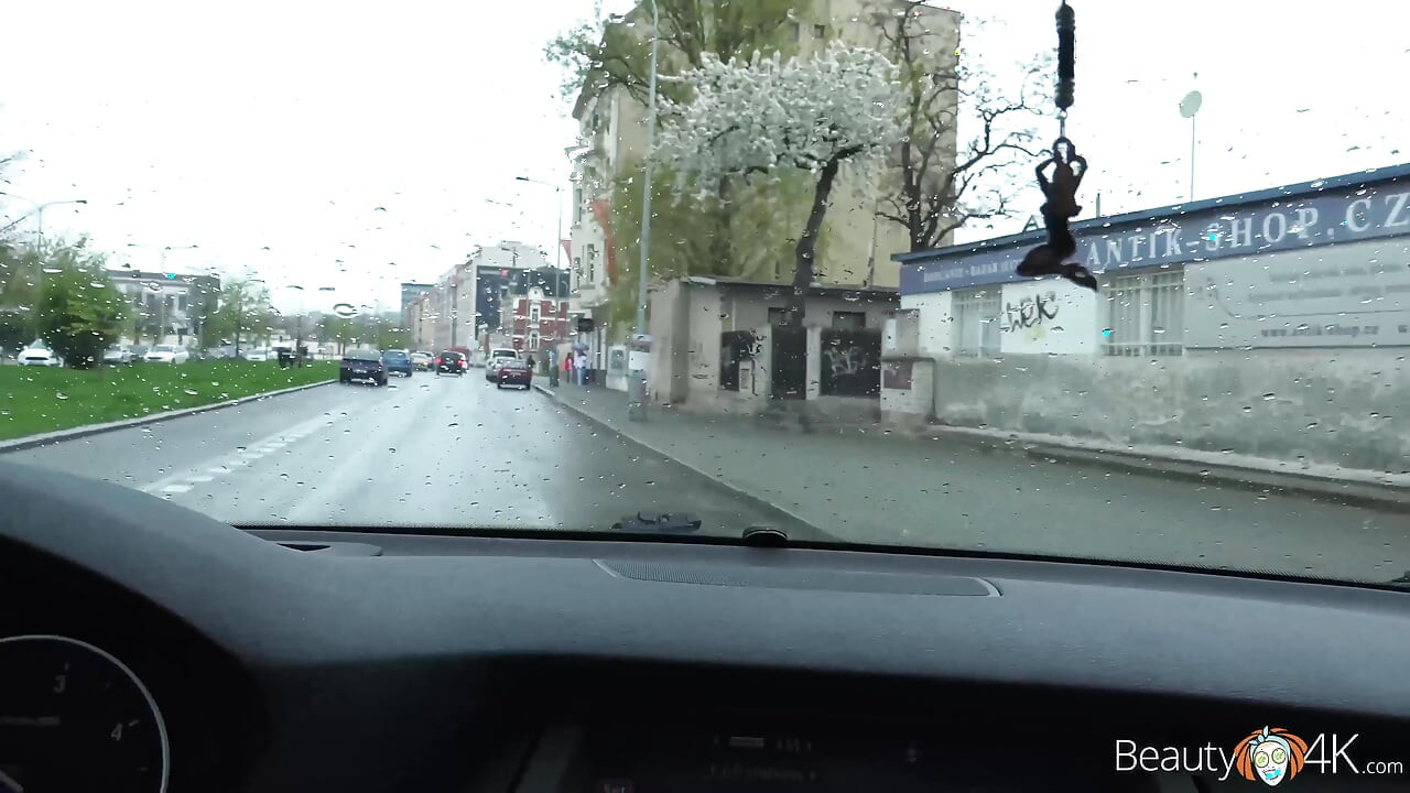 سه نفره هاردکور برای یک دختر سبزه تتو شده فاحشه