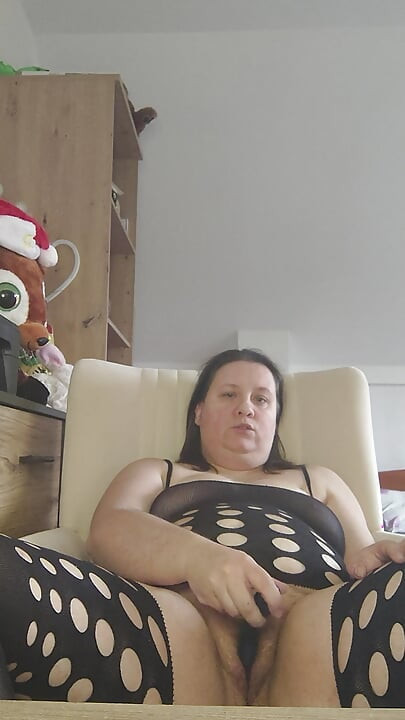 Pembentangan sosok comel dalam pakaian seksi