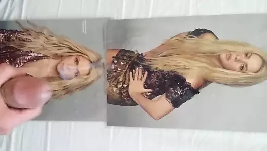 Shakira dergisinde Cum haraç