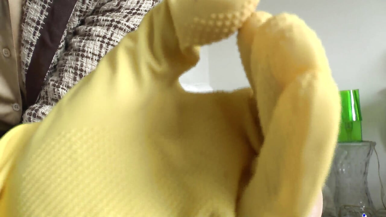 At Easter, the Sperm Will Be Pumped Out! Even with Milking Gloves if Necessary! Lady Victoria Valente