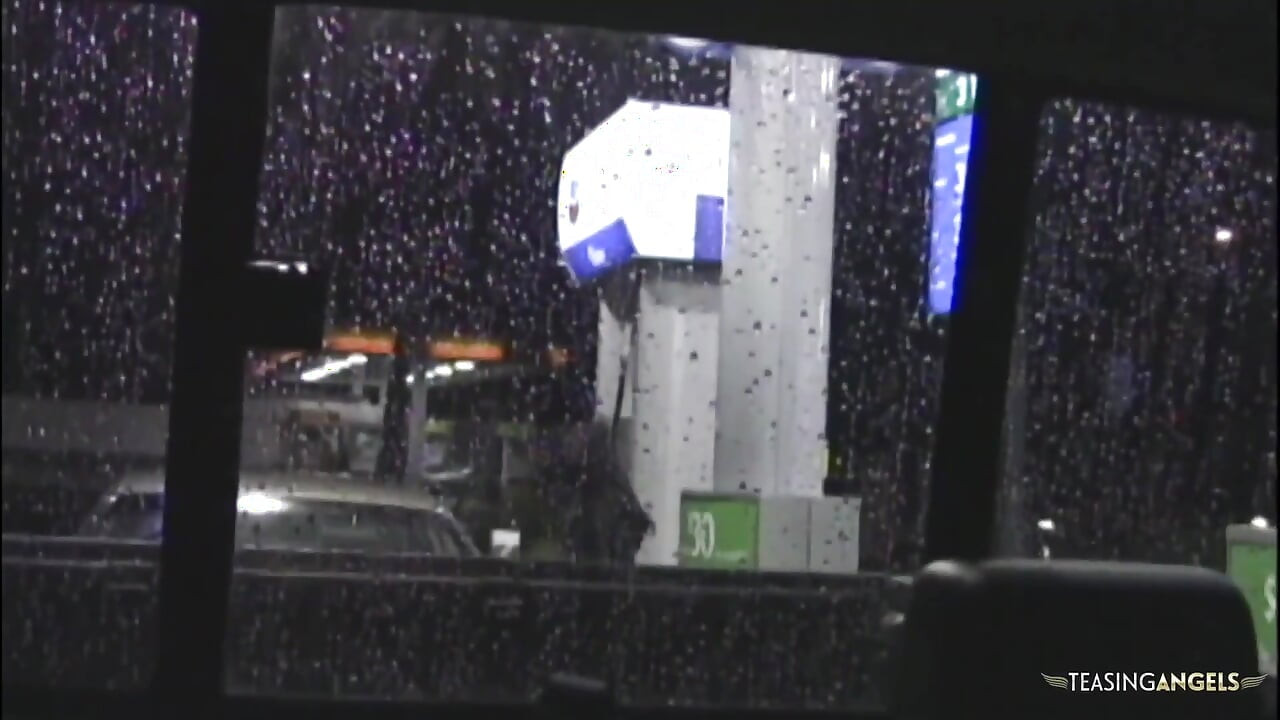 Instead of filling up her car the brunette gets seduced and led home to bang