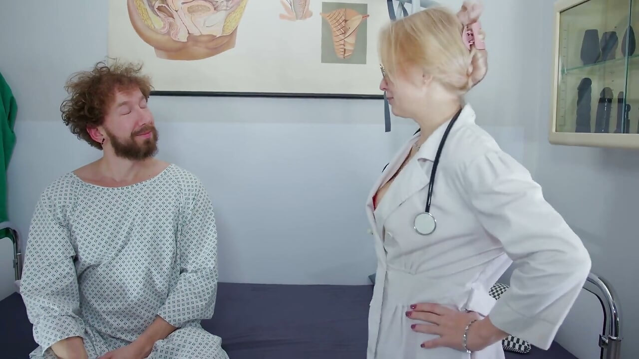 Plodna Lekarka - Wizyta Huntera Johnsona W Klinice Płodności Kończy Się Zaplodnieniem Seksownej Doktor Anna Lynx
