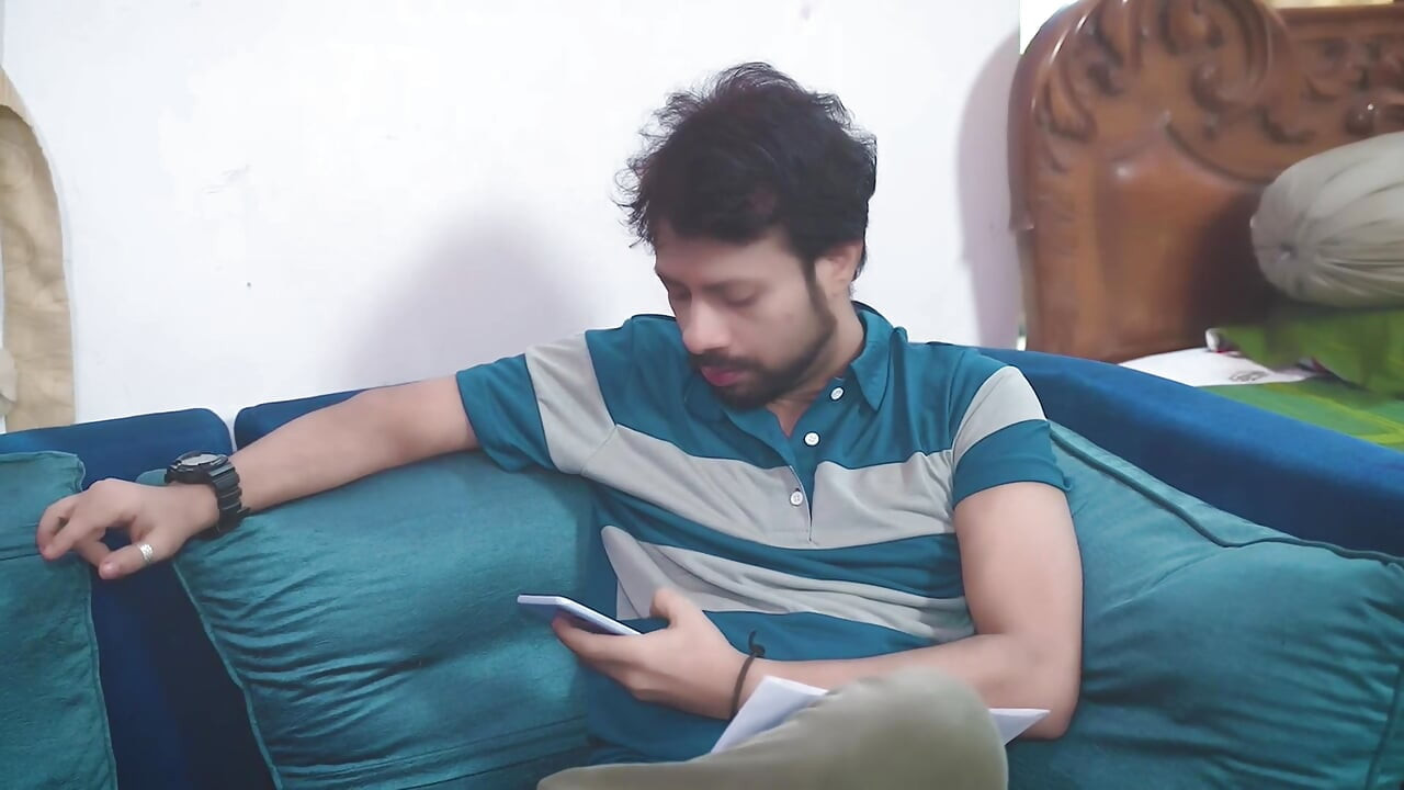 Sahar ki ladki ko padhane ke liye apne ghar bulake chod diya