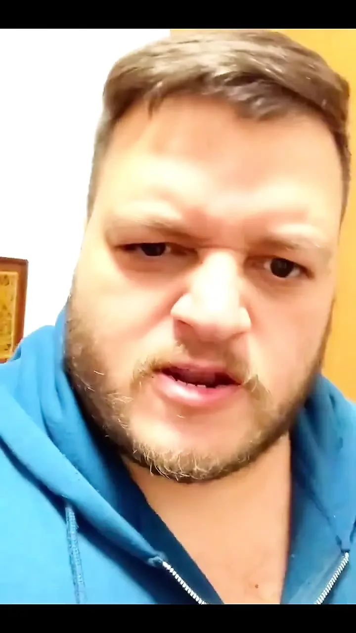 Курва ти дава адреса и те чака на четири крака, само за да я изчука и да остави спермата ти в задника й