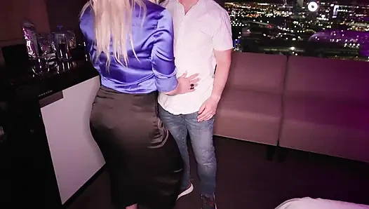 Nighttime Encounter in Vegas