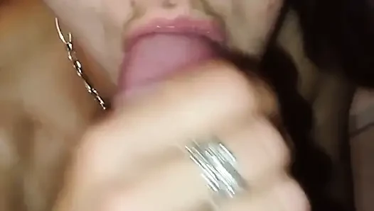 Harika sakso, ağza ve yüze boşalma