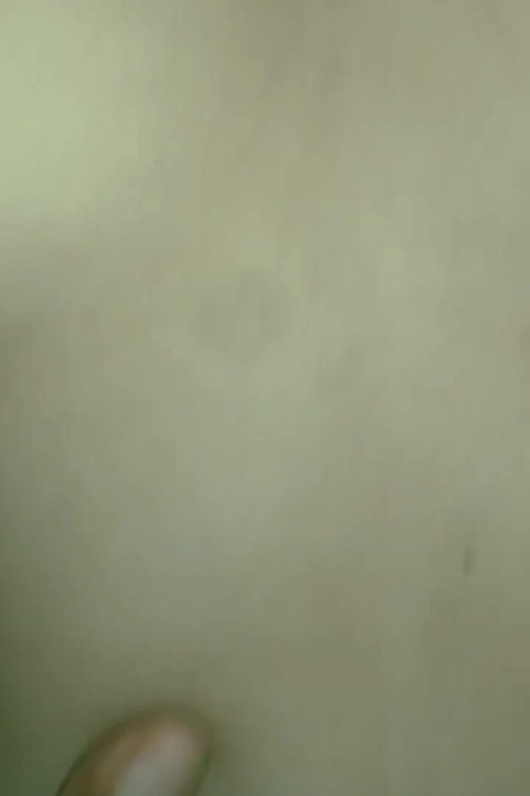 ดูดควยเจ้านายฉันหลังออฟฟิศ เขายัดฉันลึกๆ จนเขาแตกในหีฉัน