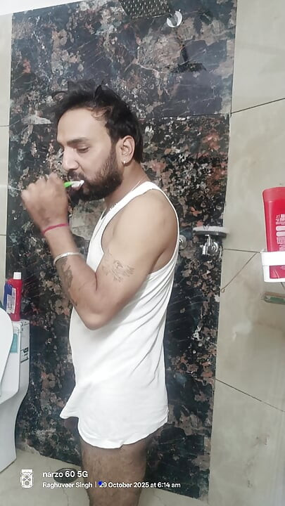 Indijski desi muškarac uživa u seksu sa susjedovim policajcem