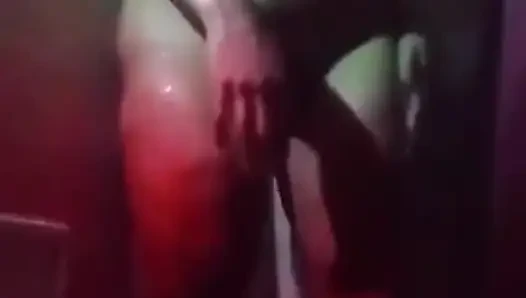 Kendi duşum olarak şelaleye sahip olmak için neredeyse her şeyi yaparım