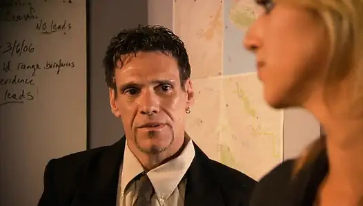 Zenci genç kız ağzına boşalmanın tadını çıkarıyor