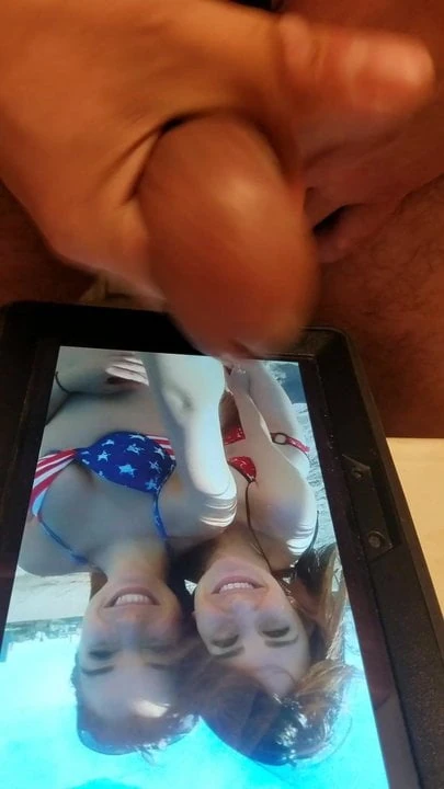 Tribut de spermă cu bikini pe plajă