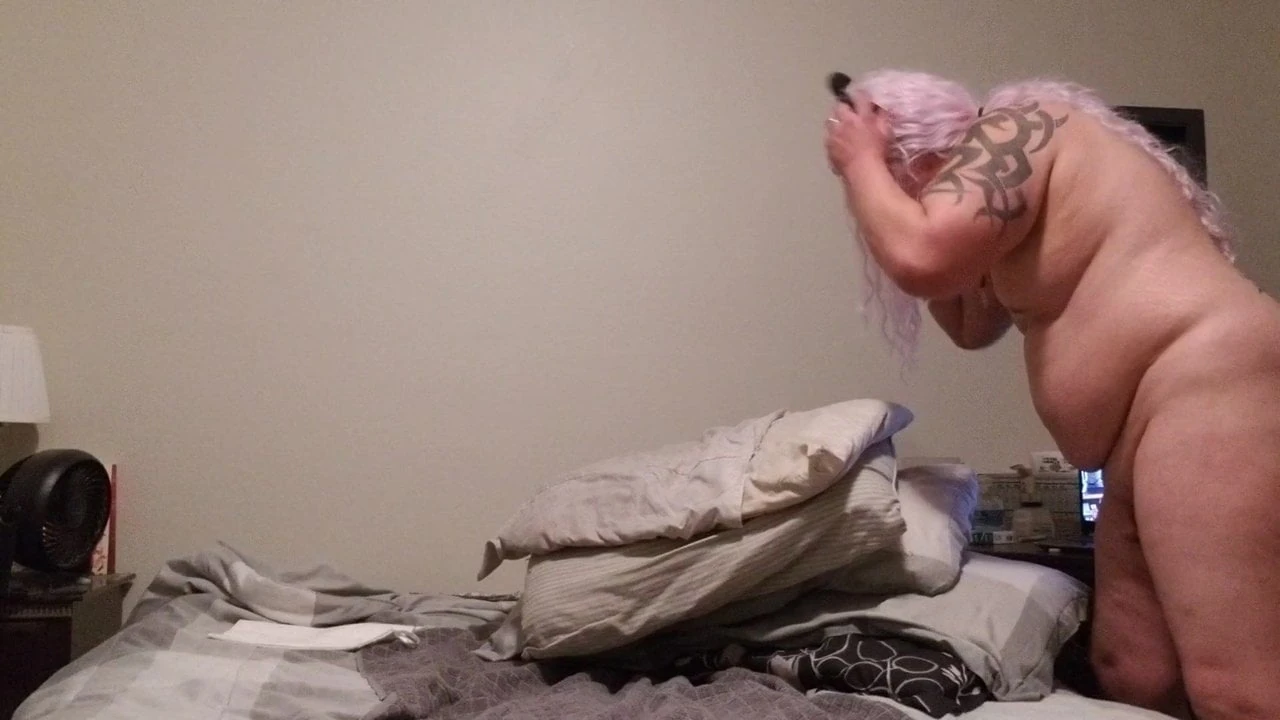 Lucy - Lucyfer Moningstar Ass fucks a dildo !!