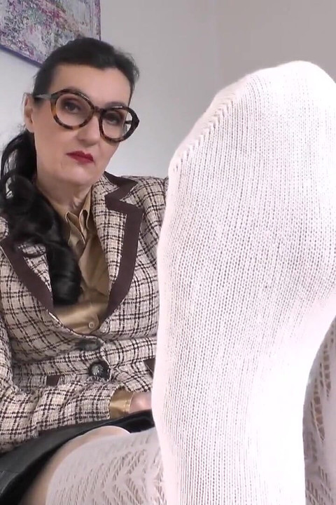 Sniff My Cheesy Feet Before Santa Claus Arrives! Lady Victoria Valente