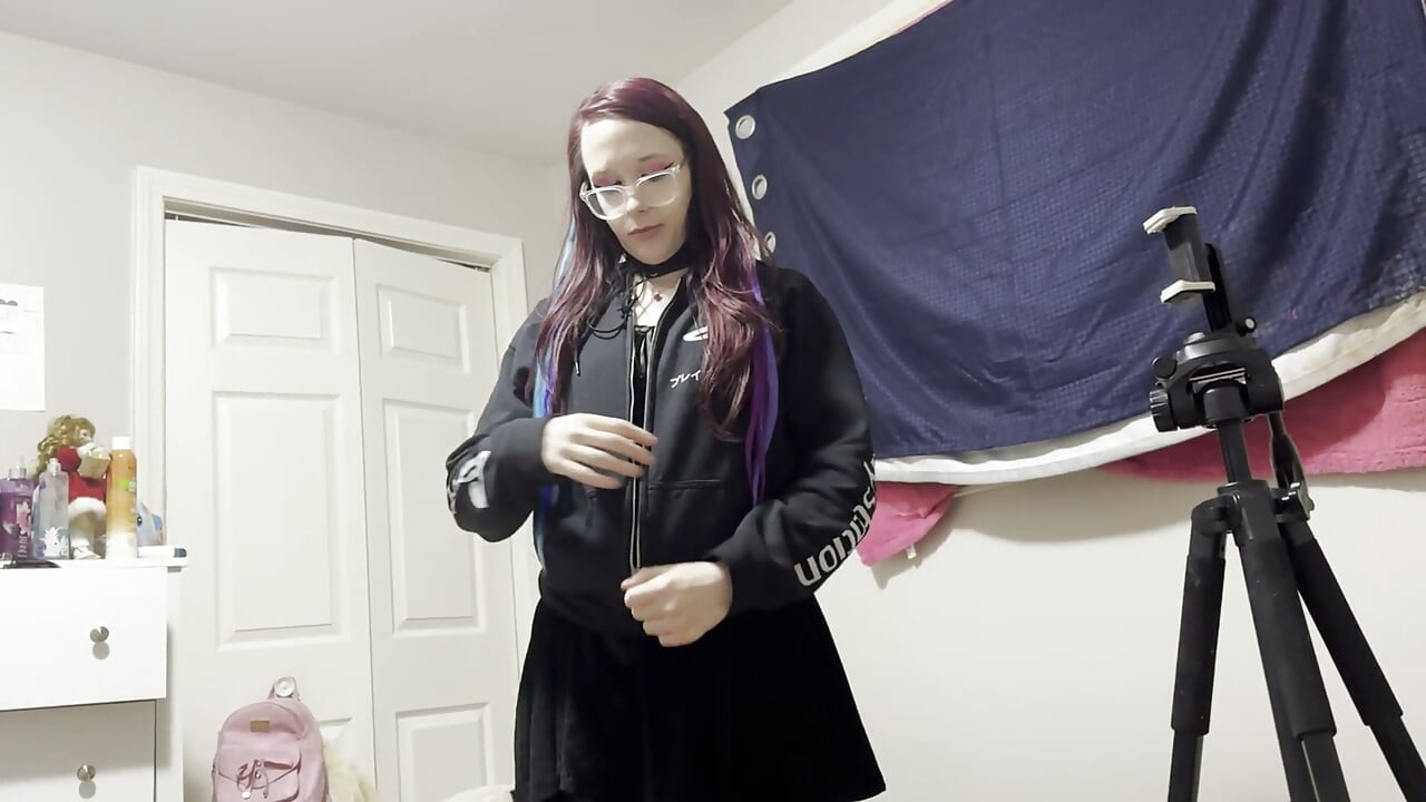 stepdaughter loves big cock deep in her throat and then pussy