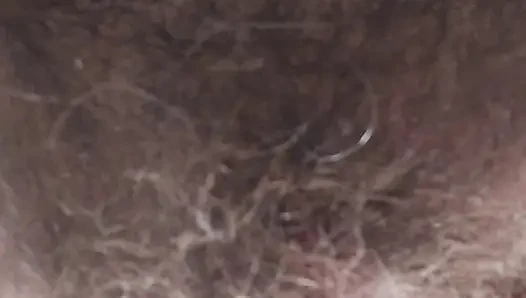 Aku akan duduk di wajahmu, vagina berbulu tampilan atas