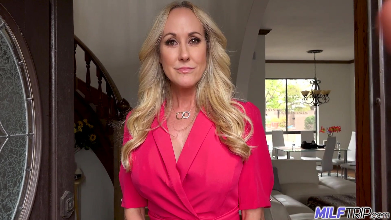 熟女ブランディ愛はインタビュー後に中出しされます