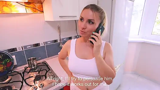 Die untreue ehefrau ruft ihre freundin, zu ihren liebhabern zu gehen, und ihr ehemann hört alles eng sub