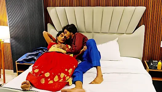 Lal pari jesi hot hardcore lady bathroom m mili uske sath sex karne ke leye bat hui phle wo na bolrhi thii fir usne soft sex karne ke leye k