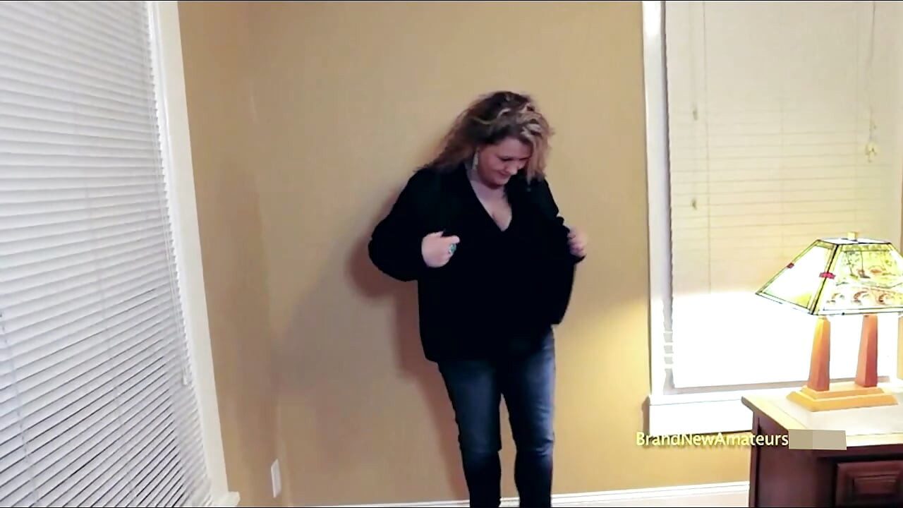 Laura Voluptuous loira milf bagunçada garganta profunda engolida gananciosa!