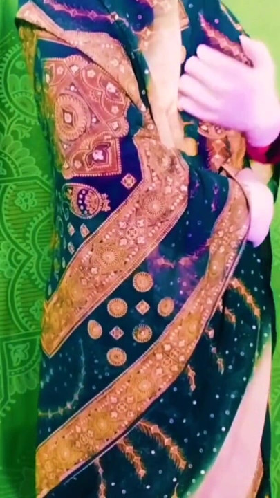 Desi Pakistani married woman wearing saree | Clip 1