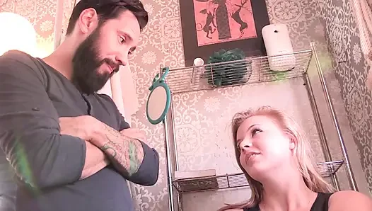 Sarışın bomba büyük siyah yarakla sert sikiliyor