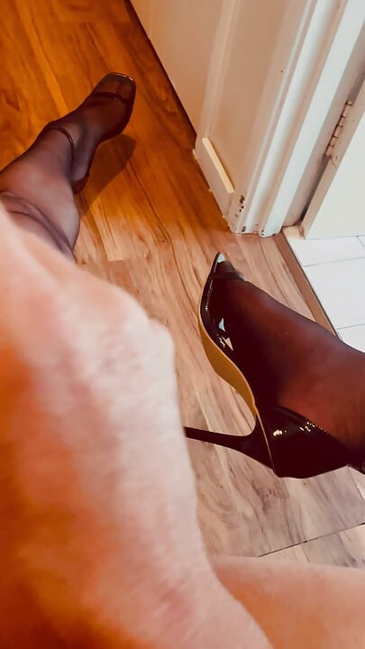 I need cock right now