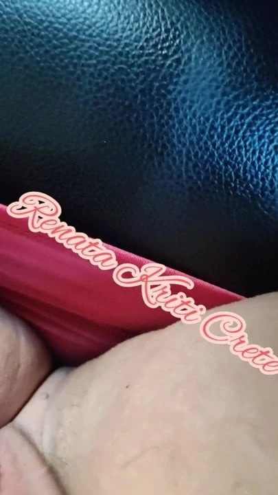 Mustarbating my wet fat pussy in taxi