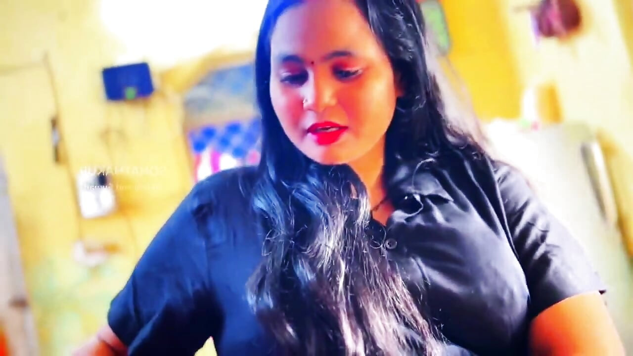 Hot Desi Bhabhi Has  Milk Delivery  She Offers Her Body to the Young Delivery Boy and Gets Fucked Hard