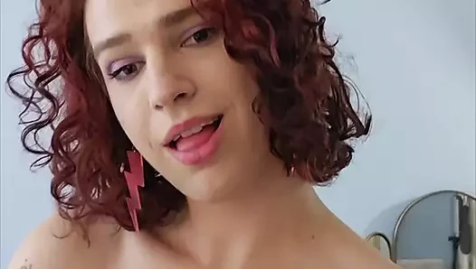 Melody sangat nakal! Footjob sendiri - jilat sperma