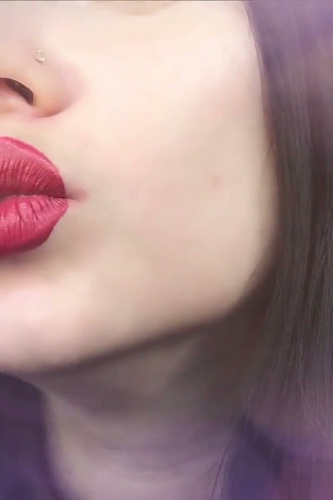 My mesmerizing smoking lips are all that you need!