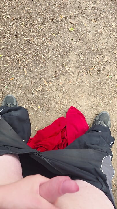 I'm really horny again in the parking lot in the forest a671