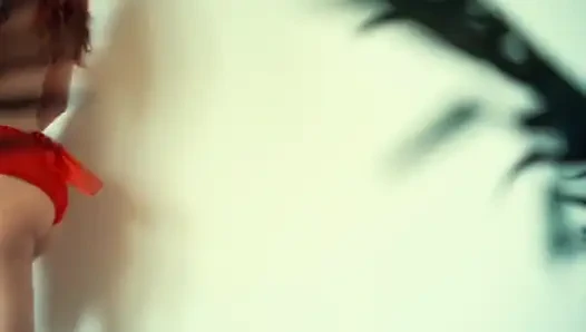 Red Heels: Ich trage einige High Heels mit roten Sohlen, um zum Burlesque Pom-pom Höschen zu passen