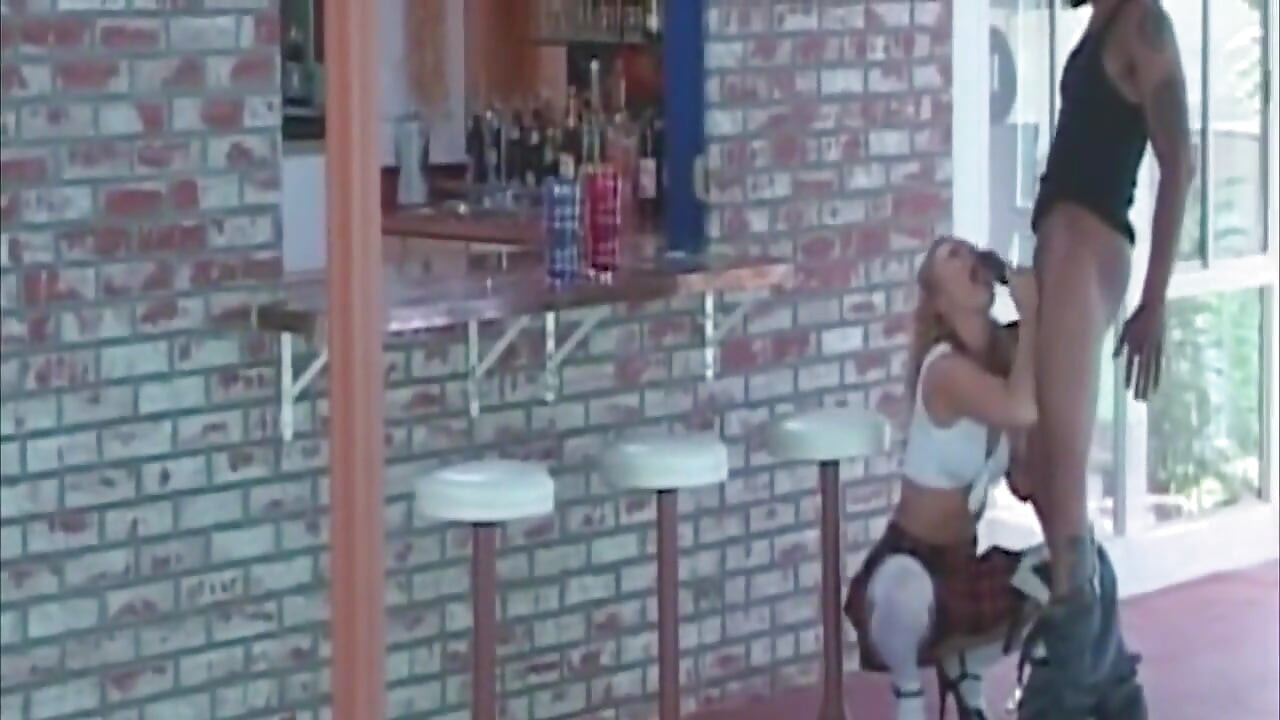 Gangbang sa plavokosom droljom