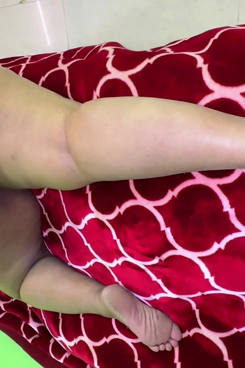 Big Ass Hot Muslim Stepmom Pretends Rest but She Actually Wants to Fuck