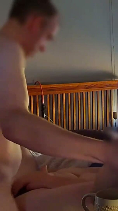 Šefovi seksi žena sa velikim sisama je jebana kada "trči potrčko" za posao od strane vaše istinski | Klip 2