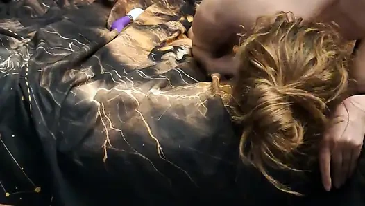 большой анал.. Она хочет это в ее задницу... Она обожает мой хуй повсюду