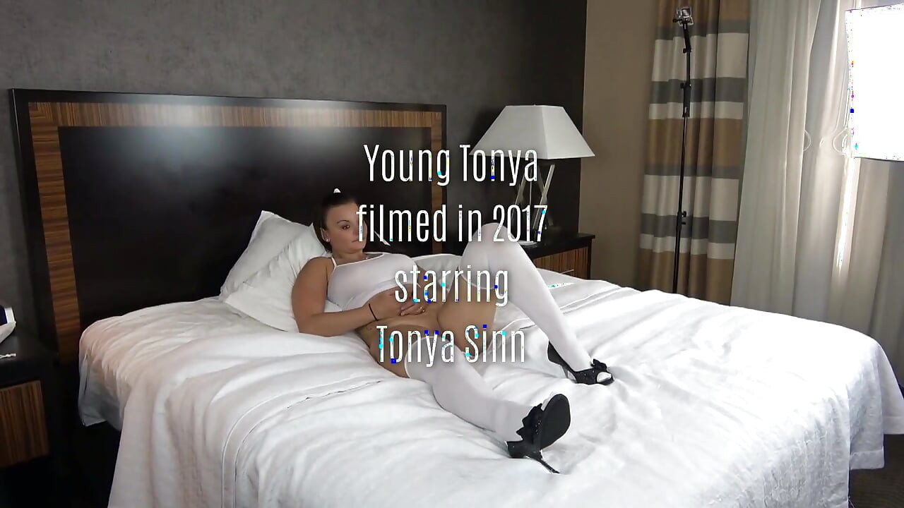 Jonge Tonya gefilmd in 2017 met in de hoofdrol Tonya Sinn