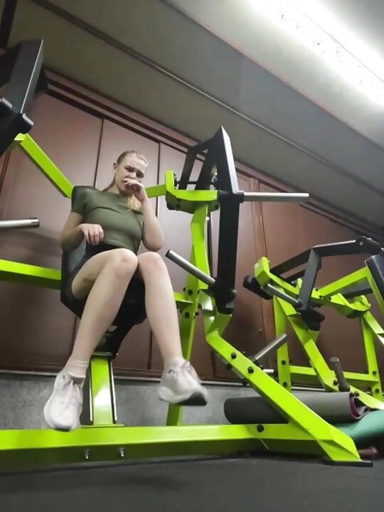 תחת גדול בטייטס מתאמן כל כך קשה