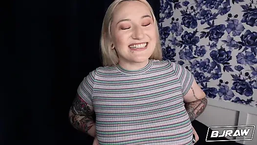 Bjraw doğal olarak büyük memeli hadley haze yüzüne büyük bir boşalma alıyor